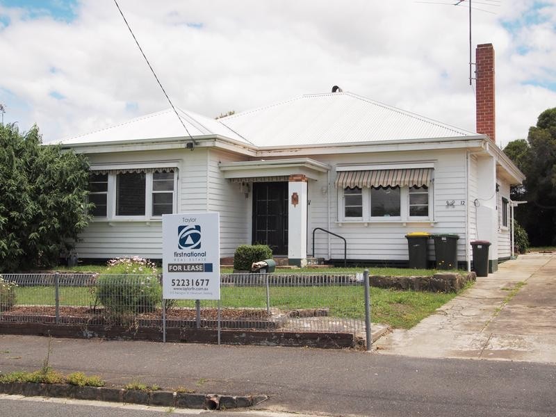 12 Belfast Street, Newtown VIC 3220