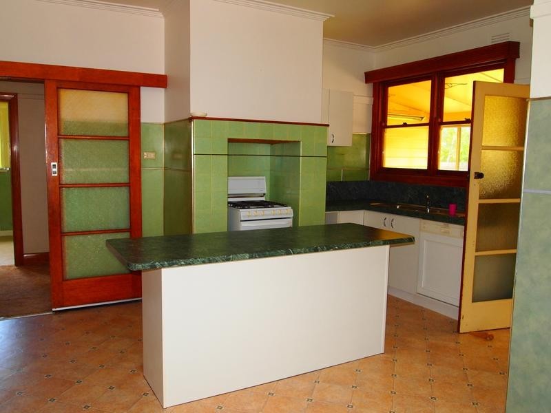 12 Belfast Street, Newtown VIC 3220