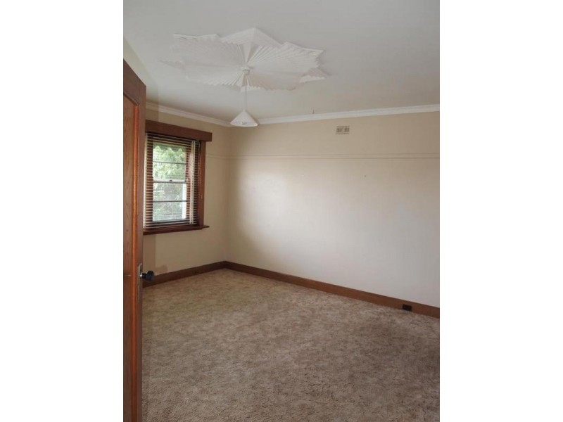 12 Belfast Street, Newtown VIC 3220