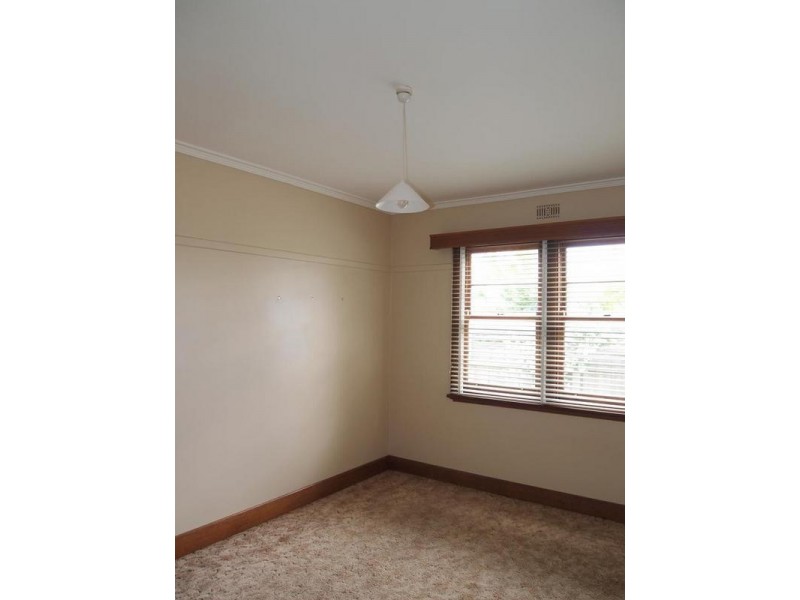 12 Belfast Street, Newtown VIC 3220