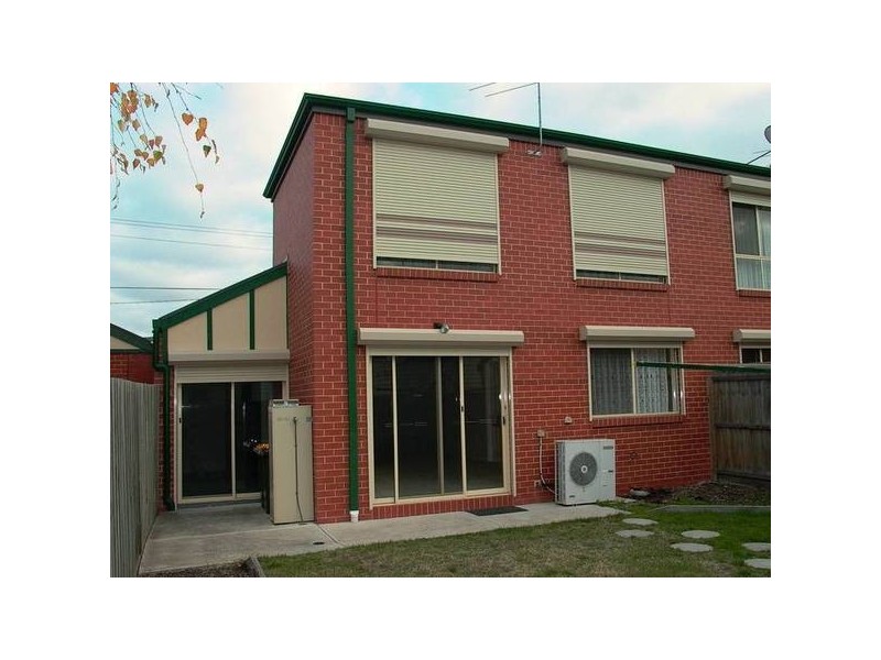 2/140 Gertrude Street, Geelong West VIC 3218