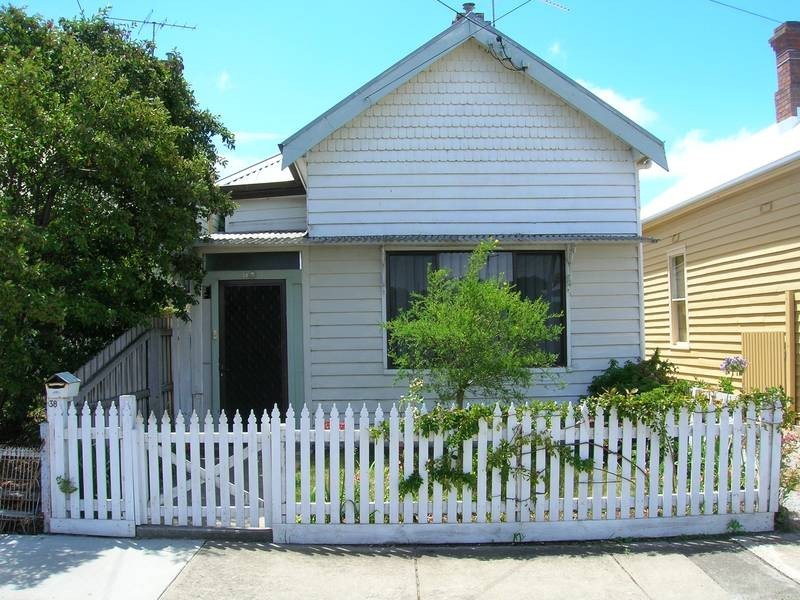 38 Russell Street, Newtown VIC 3220
