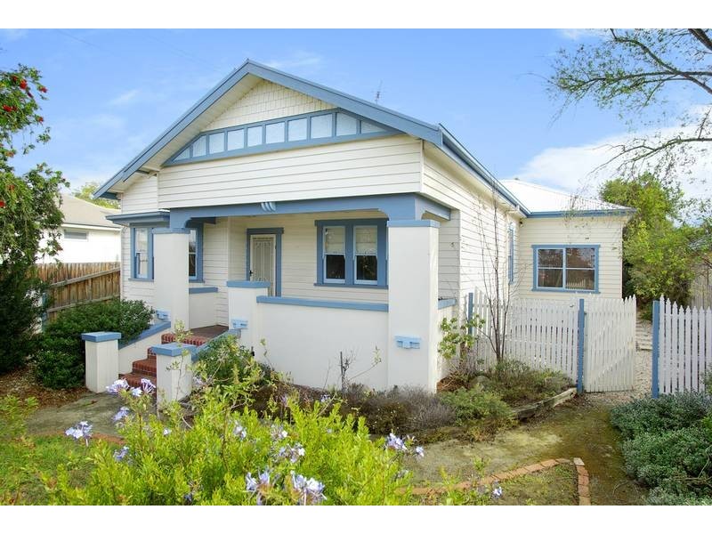 1 Herne Street, Manifold Heights VIC 3218