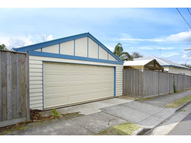 1 Herne Street, Manifold Heights VIC 3218