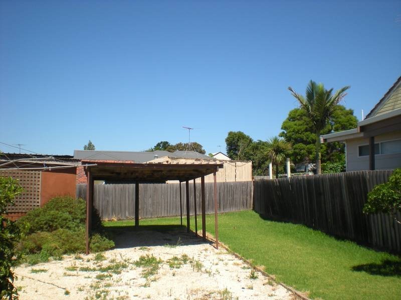 98 Vines Road, Hamlyn Heights VIC 3215