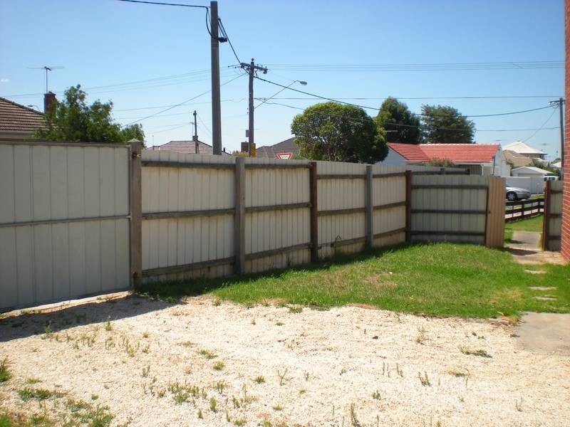 98 Vines Road, Hamlyn Heights VIC 3215