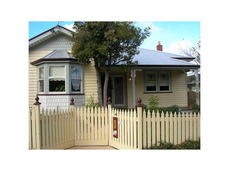 42 Stinton Avenue, Newtown VIC 3220