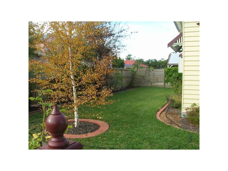 42 Stinton Avenue, Newtown VIC 3220