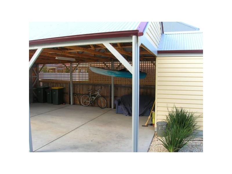 42 Stinton Avenue, Newtown VIC 3220