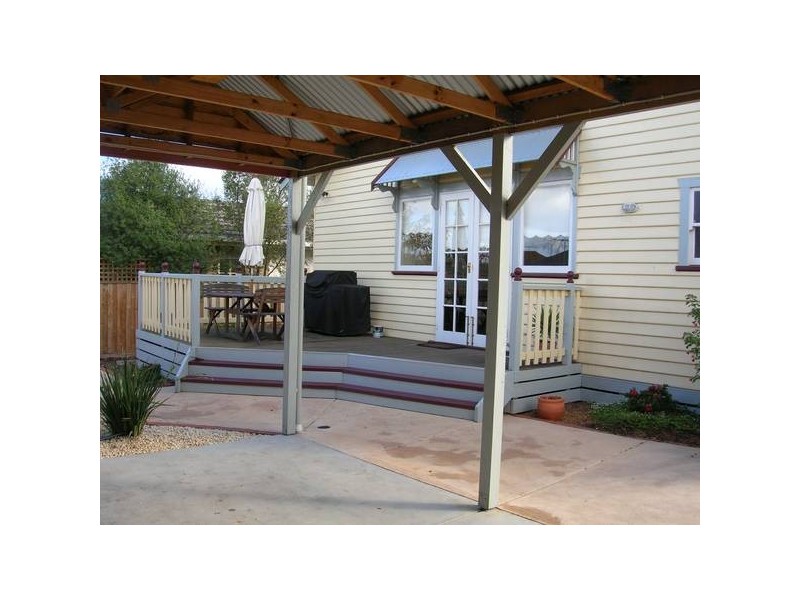 42 Stinton Avenue, Newtown VIC 3220