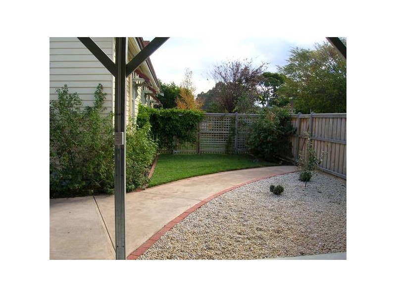 42 Stinton Avenue, Newtown VIC 3220