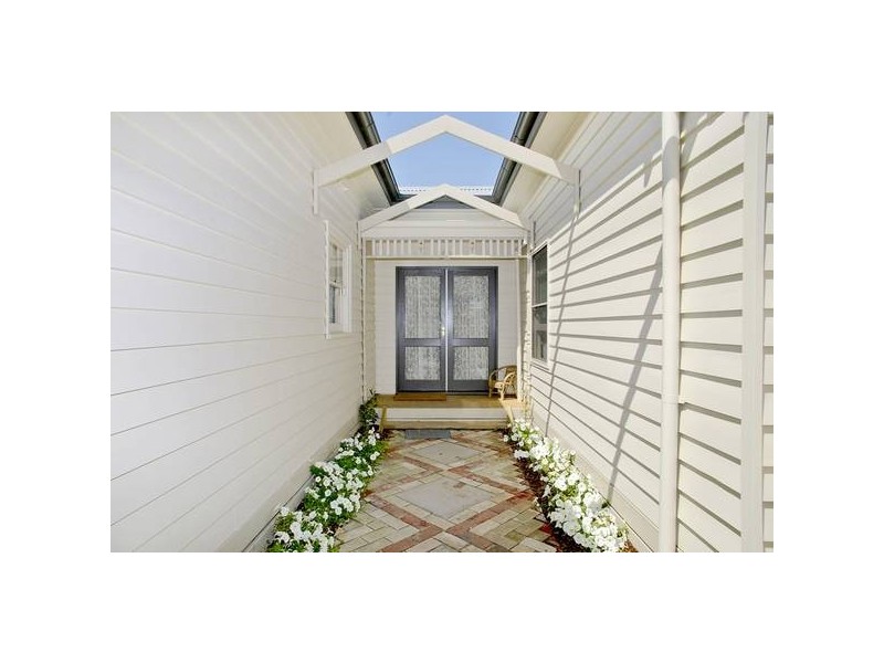 Westcott Place, Newtown VIC 3220