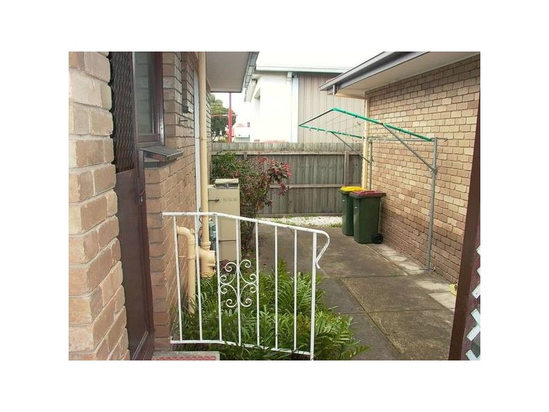 1/1 Roxby Street, Manifold Heights VIC 3218