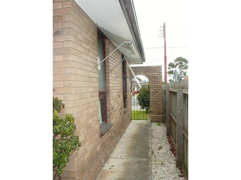 1/1 Roxby Street, Manifold Heights VIC 3218