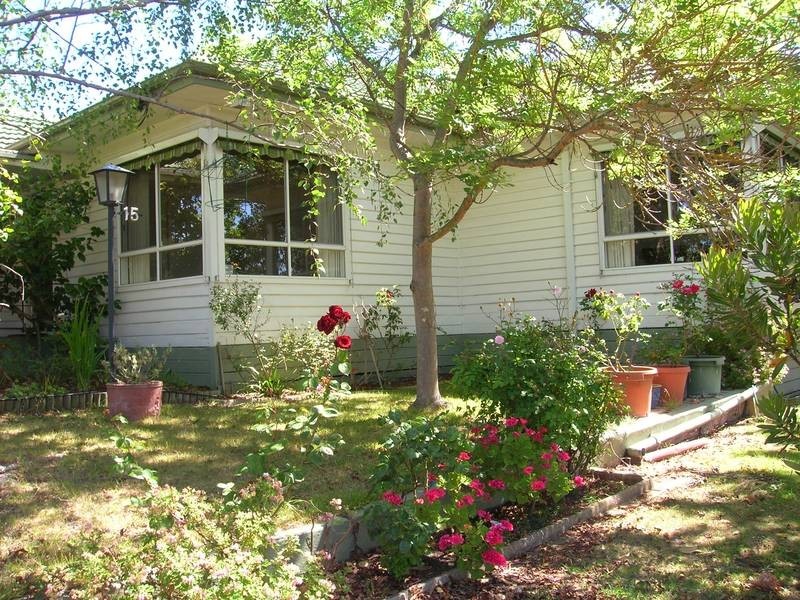 15 Lily Street, Hamlyn Heights VIC 3215