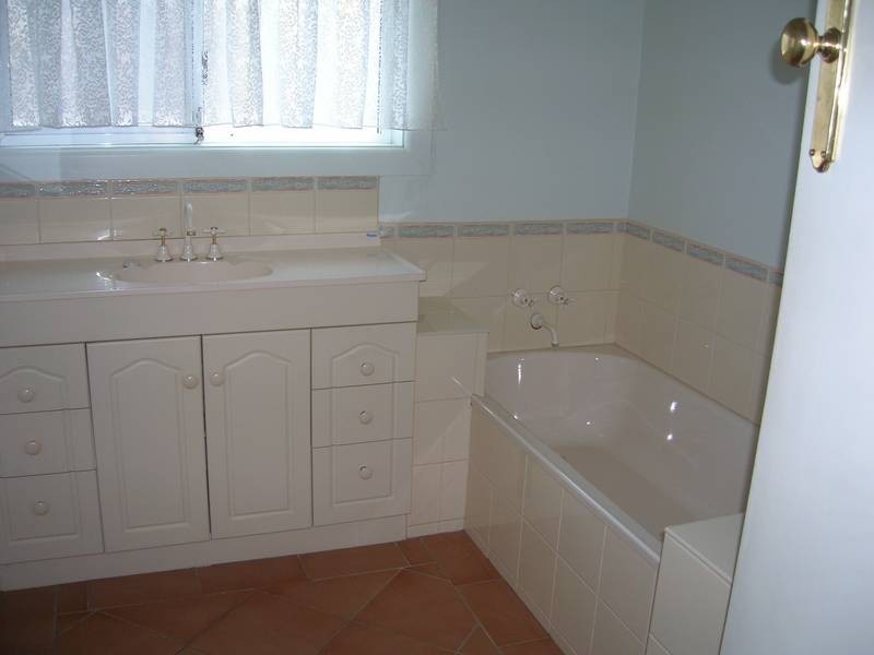 15 Lily Street, Hamlyn Heights VIC 3215