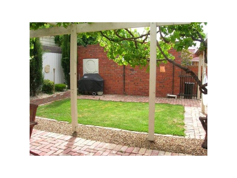 32 Bond Street, Newtown VIC 3220