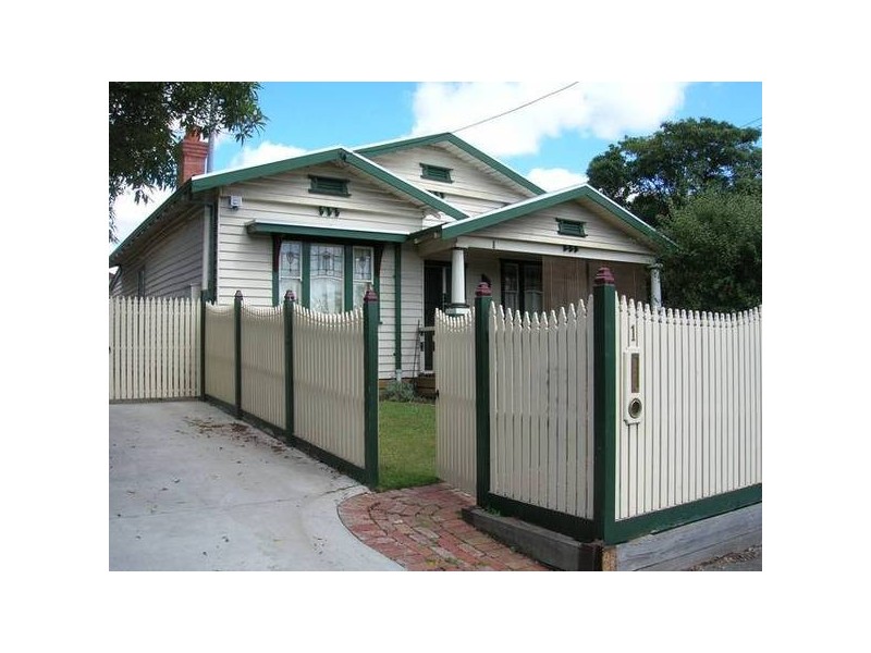 1 Shannon Avenue, Hamlyn Heights VIC 3215