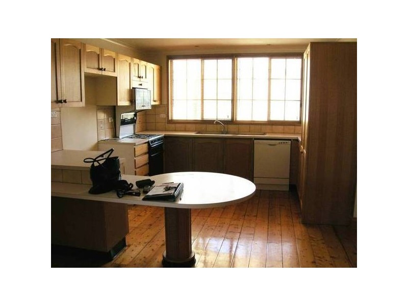 1 Shannon Avenue, Hamlyn Heights VIC 3215