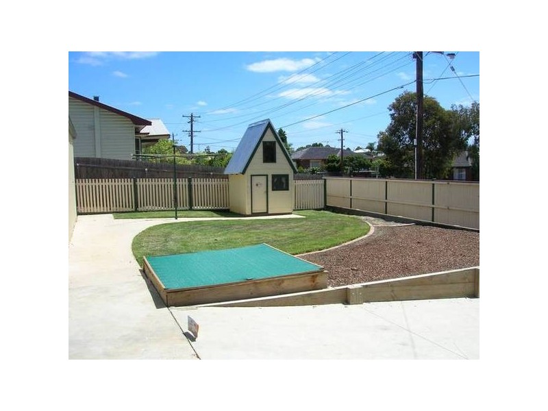 1 Shannon Avenue, Hamlyn Heights VIC 3215