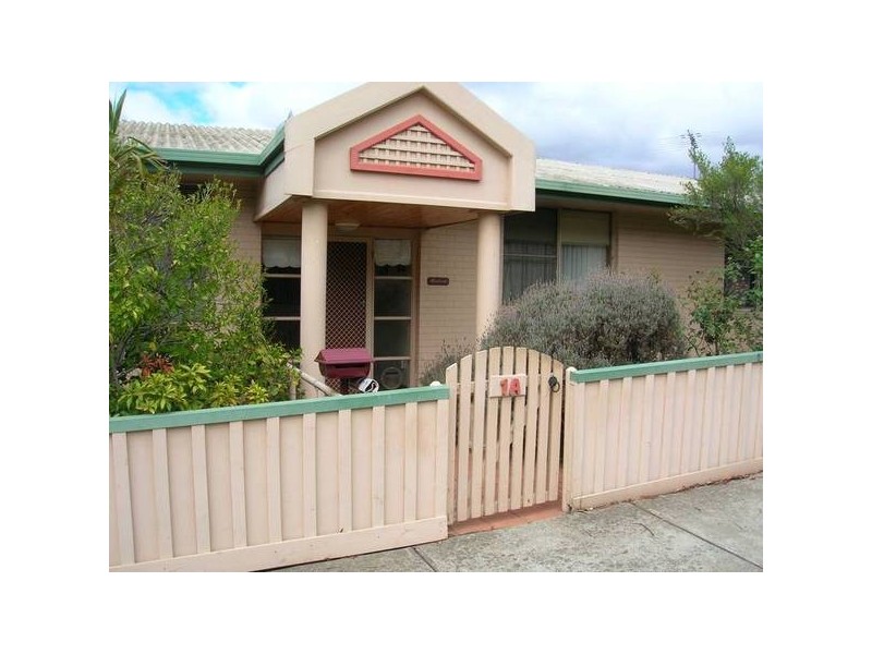 1A Mercer Parade, Newtown VIC 3220