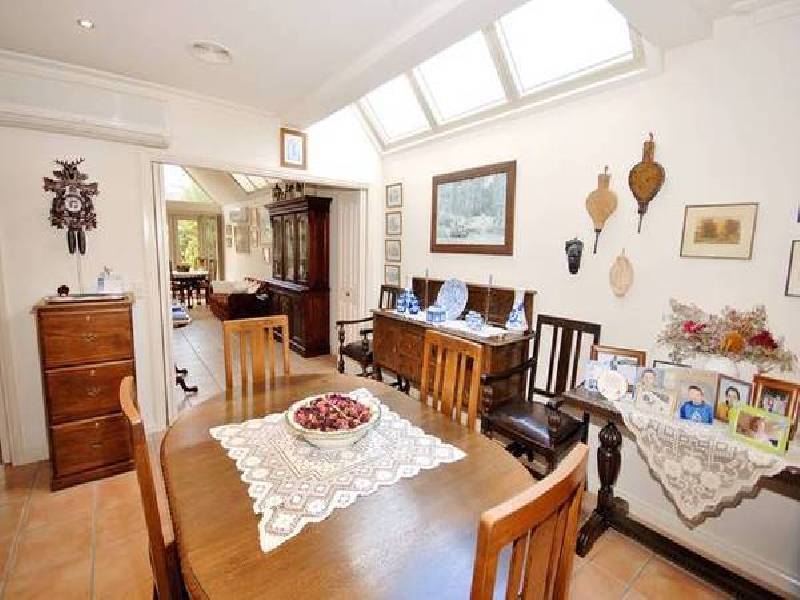 2 Nicholas Street, Newtown VIC 3220