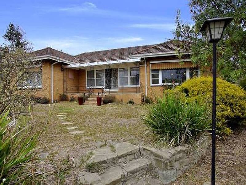 24 Layton Crescent, Newtown VIC 3220