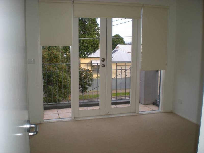 6 Saffron Street, Newtown VIC 3220