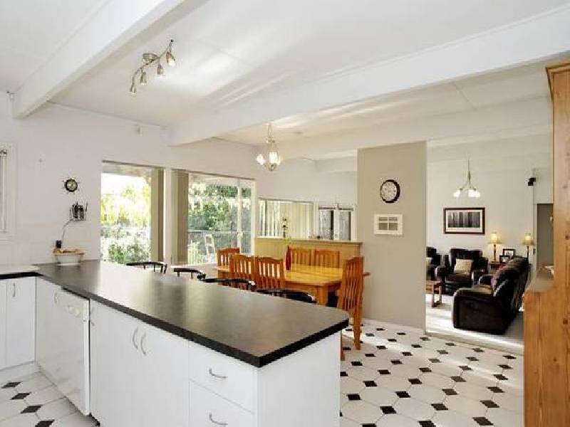 Melrose Avenue, Highton VIC 3216