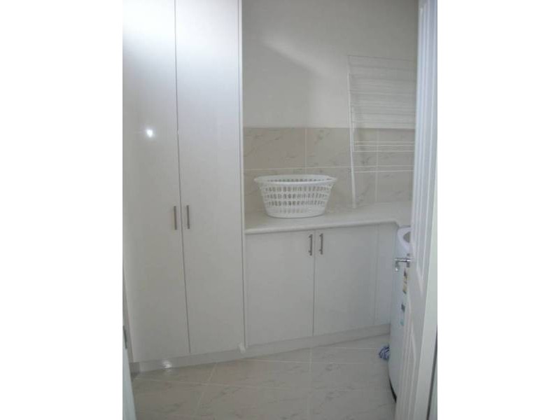 2/16 Louis Court, Newtown VIC 3220