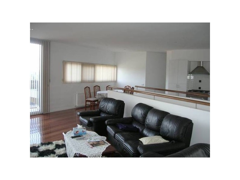 2/16 Louis Court, Newtown VIC 3220