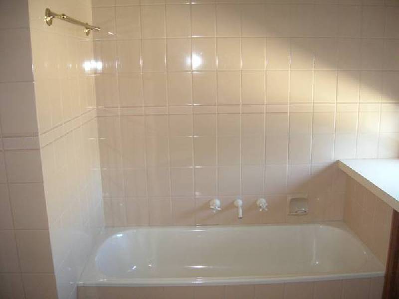 2/30 Noble Street, Newtown VIC 3220