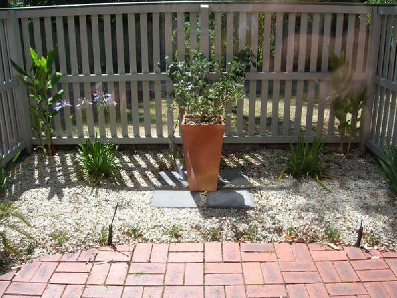 2/30 Noble Street, Newtown VIC 3220