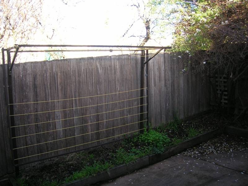 16 Cairns Avenue, Newtown VIC 3220
