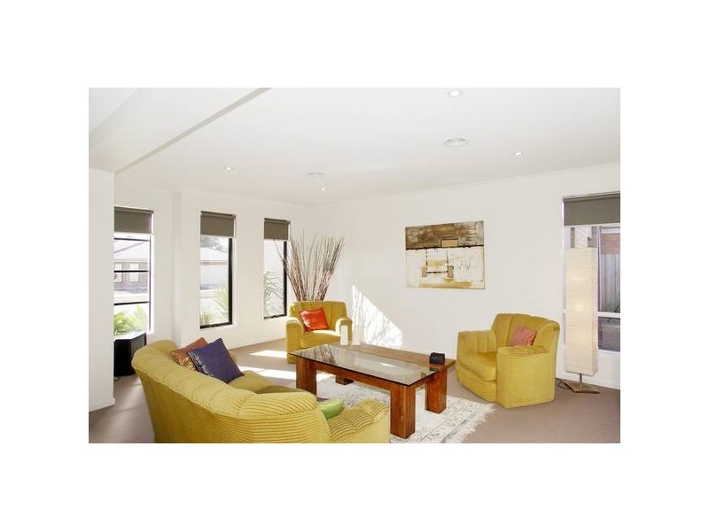 Burgundy Drive, Waurn Ponds VIC 3216