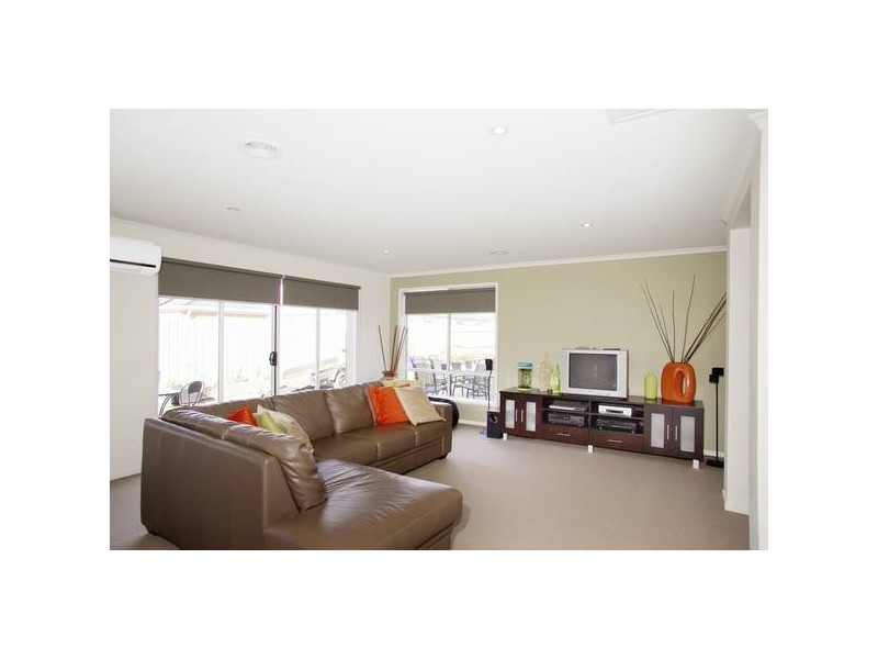 Burgundy Drive, Waurn Ponds VIC 3216