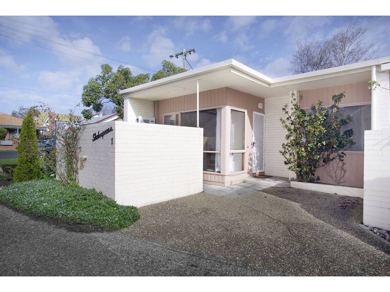 1/94 Aphrasia Street, Newtown VIC 3220