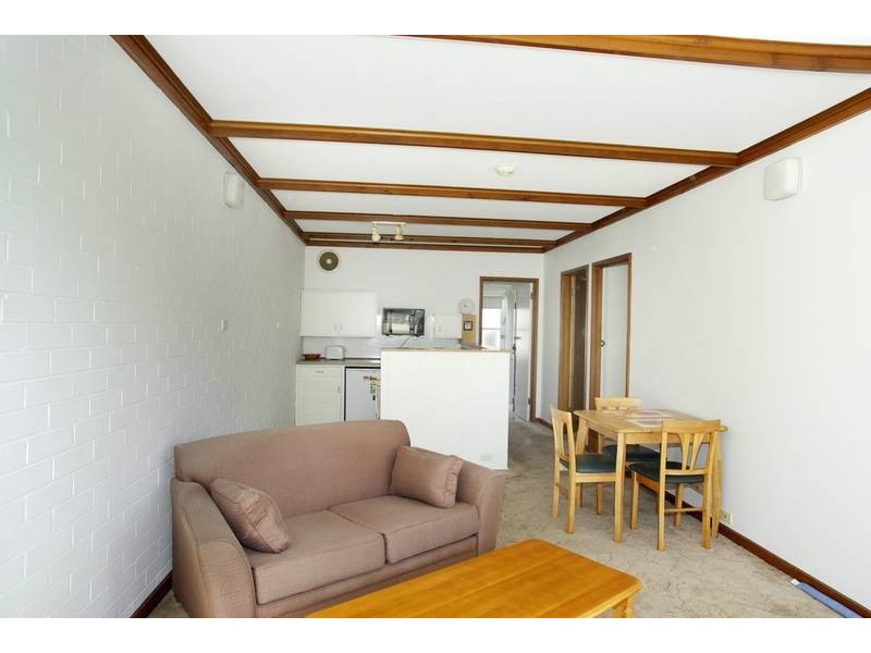 1/94 Aphrasia Street, Newtown VIC 3220