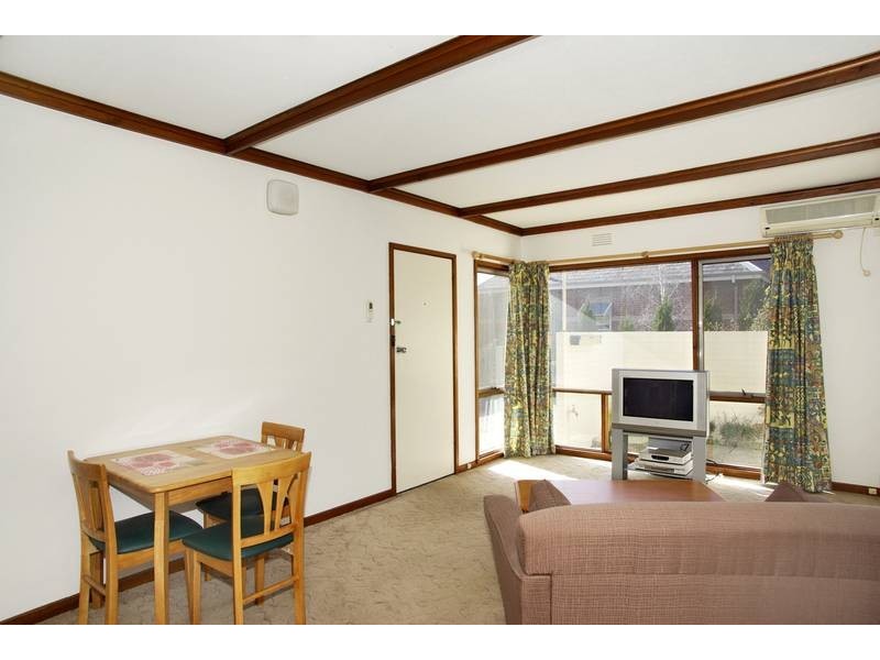 1/94 Aphrasia Street, Newtown VIC 3220