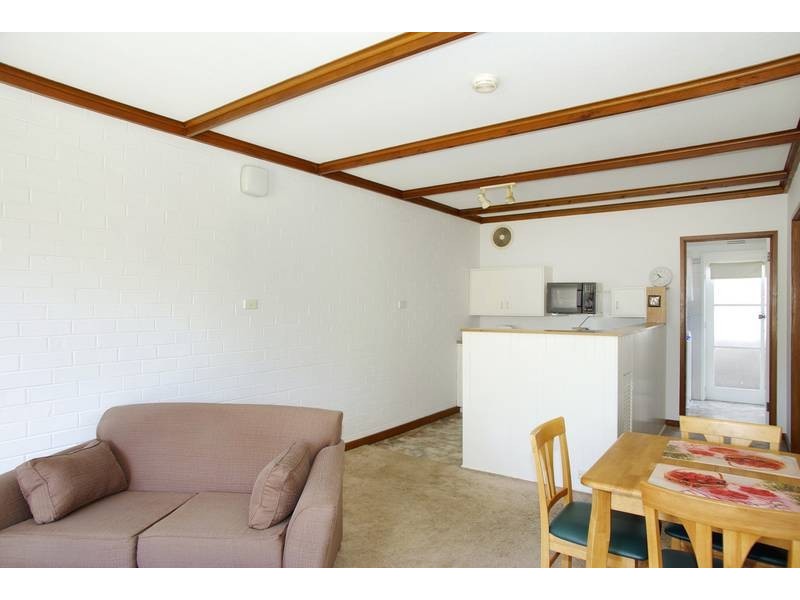 1/94 Aphrasia Street, Newtown VIC 3220