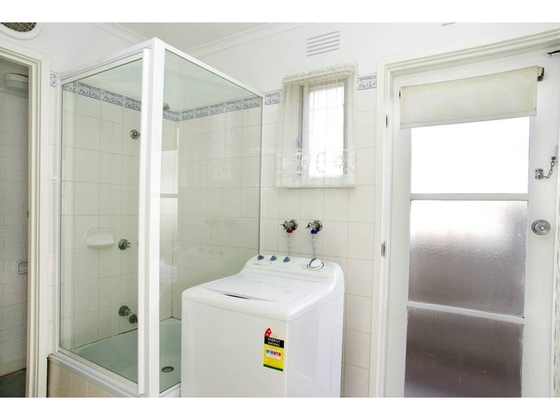 1/94 Aphrasia Street, Newtown VIC 3220