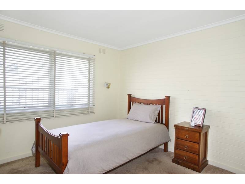 1/94 Aphrasia Street, Newtown VIC 3220