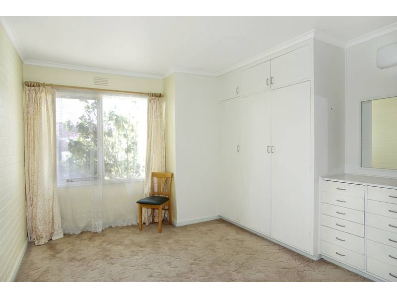 1/94 Aphrasia Street, Newtown VIC 3220