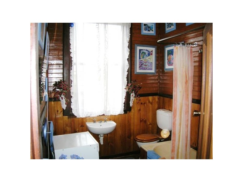 21 Saffron Street, Newtown VIC 3220