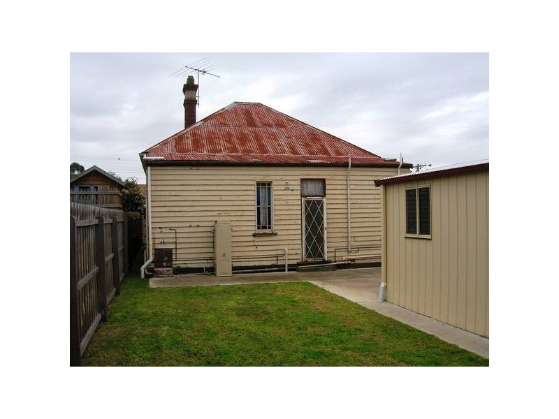 21 Saffron Street, Newtown VIC 3220