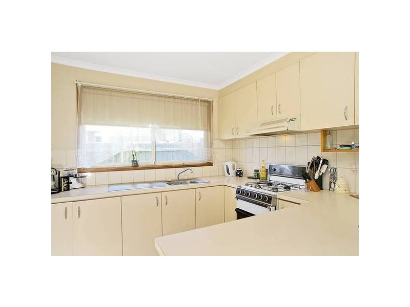 2/6 Harvard Court, Whittington VIC 3219