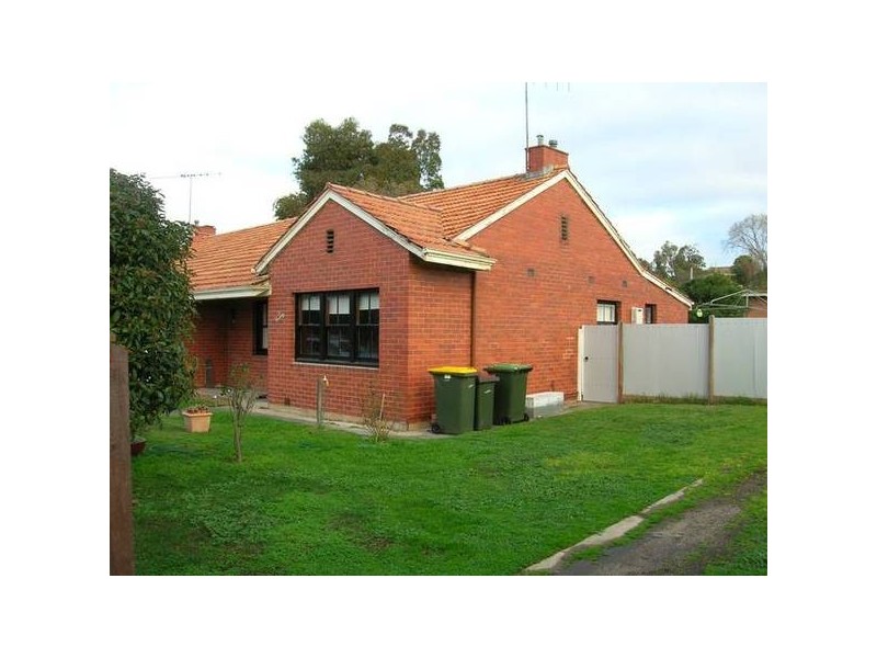 33 Churchill Avenue, Newtown VIC 3220