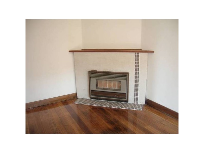 33 Churchill Avenue, Newtown VIC 3220