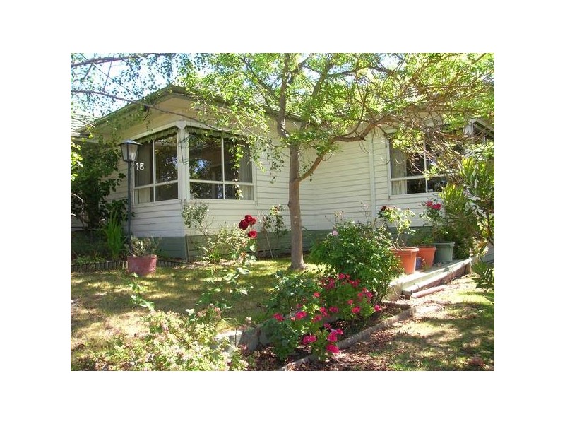 15 Lily Street, Hamlyn Heights VIC 3215
