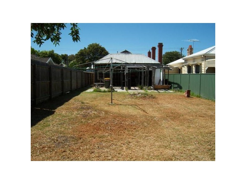 19 Lawton Avenue, Geelong West VIC 3218